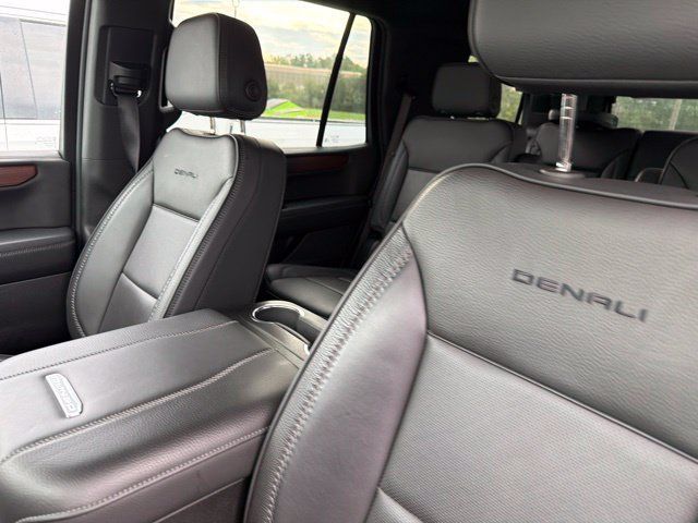 Used 2025 GMC Yukon Denali AWD/4WD image 46