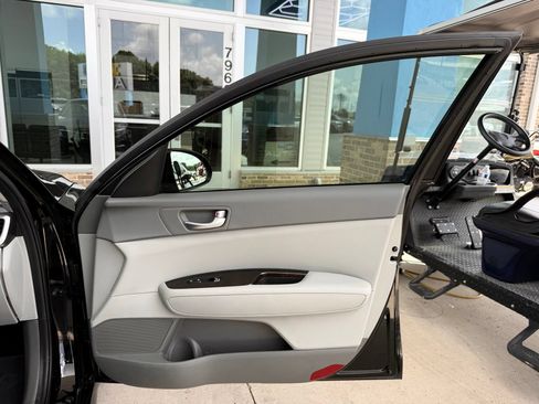 Used 2018 Kia Optima EX w/ Premium Package FWD image 21
