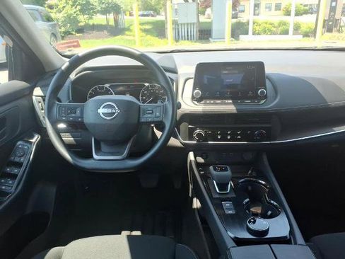 Certified 2025 Nissan Rogue S AWD/4WD image 9