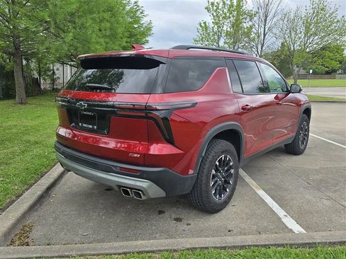 Used 2025 Chevrolet Traverse Z71 w/ Driver Confidence Package image 5
