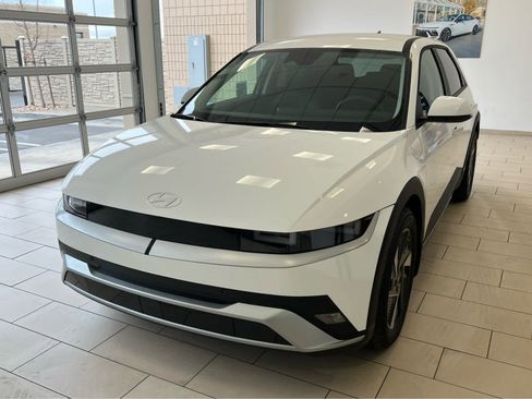 New 2026 Hyundai Ioniq 5 SEL image 2