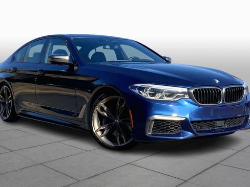Used 2020 BMW M550i xDrive M550i xDrive w/ Dynamic Handling Package image 3