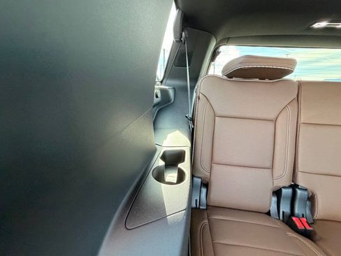 Used 2022 Chevrolet Tahoe High Country AWD/4WD image 37