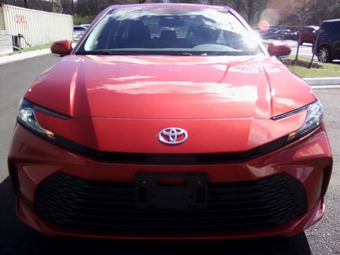 Used 2025 Toyota Camry LE image 14