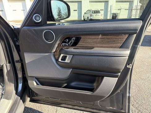 Used 2019 Land Rover Range Rover Supercharged image 14