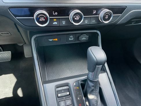 Used 2025 Honda CR-V LX image 17