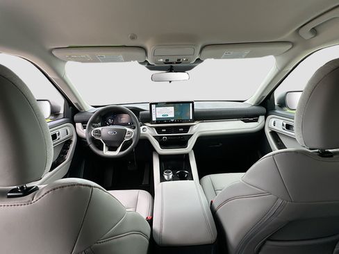 New 2026 Ford Explorer Active w/ Active Comfort Package RWD image 16