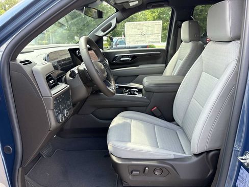 New 2026 Chevrolet Suburban LS w/ Max Trailering Package AWD/4WD image 19