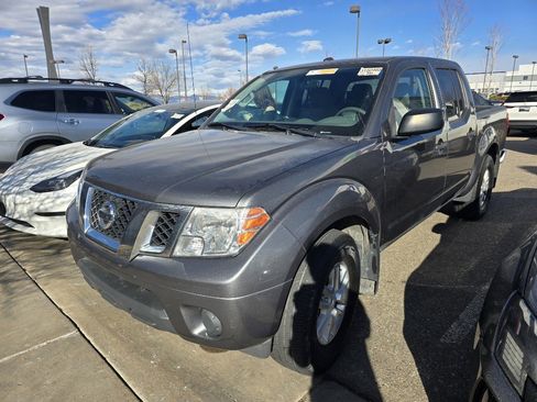 Used 2017 Nissan Frontier SV image 15