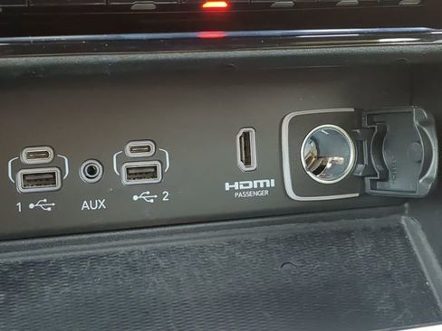 Certified 2023 Jeep Grand Cherokee Trailhawk w/ Luxury Tech Group III image 27