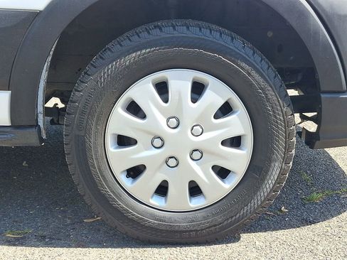Used 2024 Ford Transit 250 Low Roof w/ Exterior Upgrade Package RWD image 9