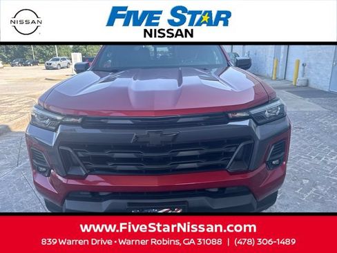 Used 2024 Chevrolet Colorado LT w/ LT Convenience Package III RWD image 2