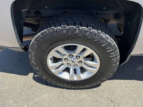 Used 2017 Chevrolet Silverado 1500 LT w/ High Desert Package AWD/4WD image 37