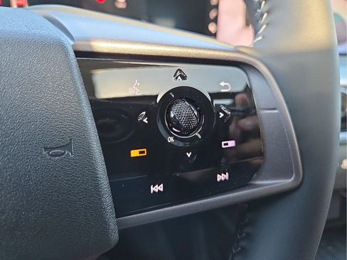 New 2025 Nissan Murano SL image 18