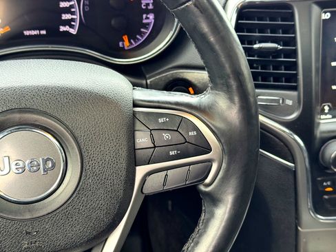 Used 2018 Jeep Grand Cherokee Limited image 25