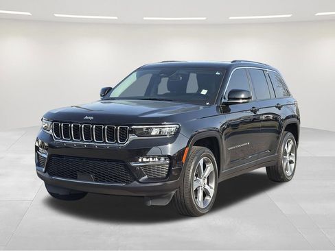 Used 2023 Jeep Grand Cherokee Limited AWD/4WD image 1