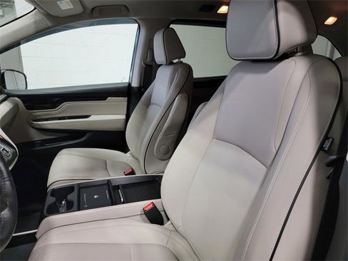 Certified 2025 Honda Odyssey Touring image 13