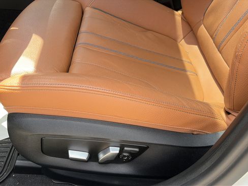 Used 2017 BMW 530i xDrive AWD/4WD image 18