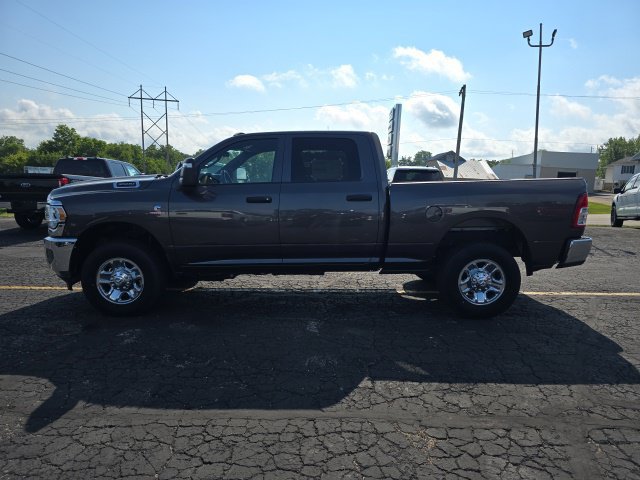New 2024 RAM 3500 Tradesman w/ Chrome Appearance Group AWD/4WD image 4