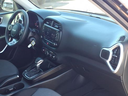 Used 2022 Kia Soul LX w/ Technology Package FWD image 10