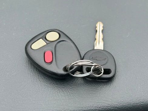 Used 2002 Chevrolet Avalanche 4x4 w/ Off-Road Suspension Pkg image 15