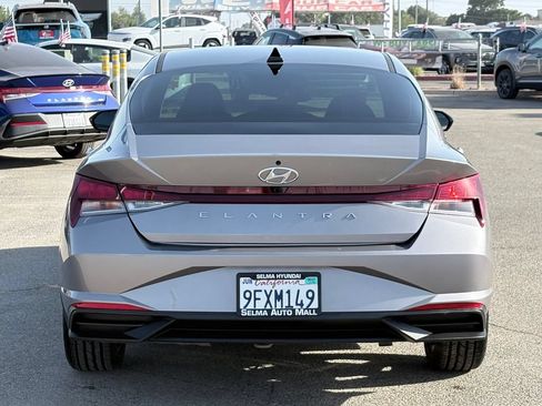 Used 2023 Hyundai Elantra SEL w/ Convenience Package FWD image 6