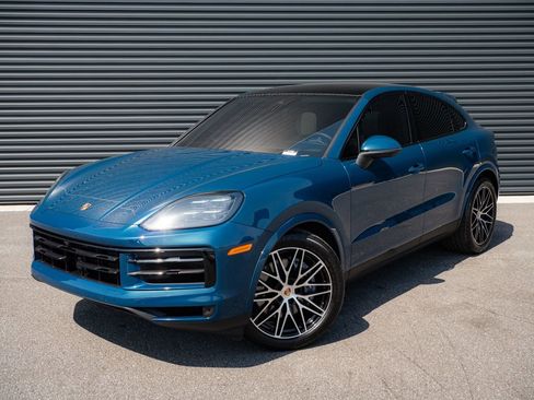 Certified 2025 Porsche Cayenne Coupe w/ Premium Package Plus image 1