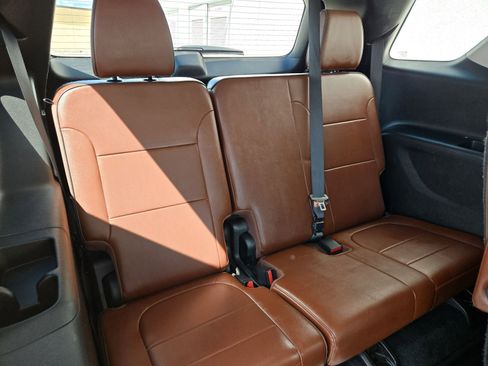Used 2018 Chevrolet Traverse High Country image 28