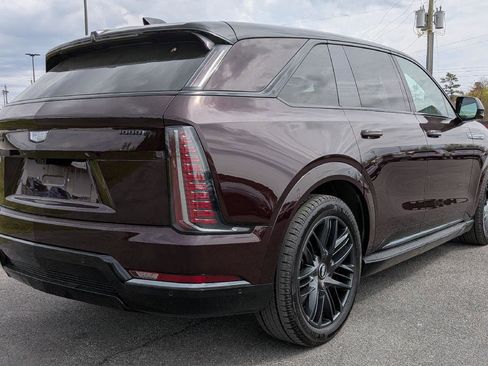 Used 2026 Cadillac Escalade IQ Sport 1 w/ LPO, ONYX Package AWD/4WD image 8