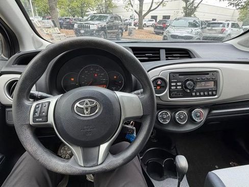 Used 2013 Toyota Yaris LE FWD image 17