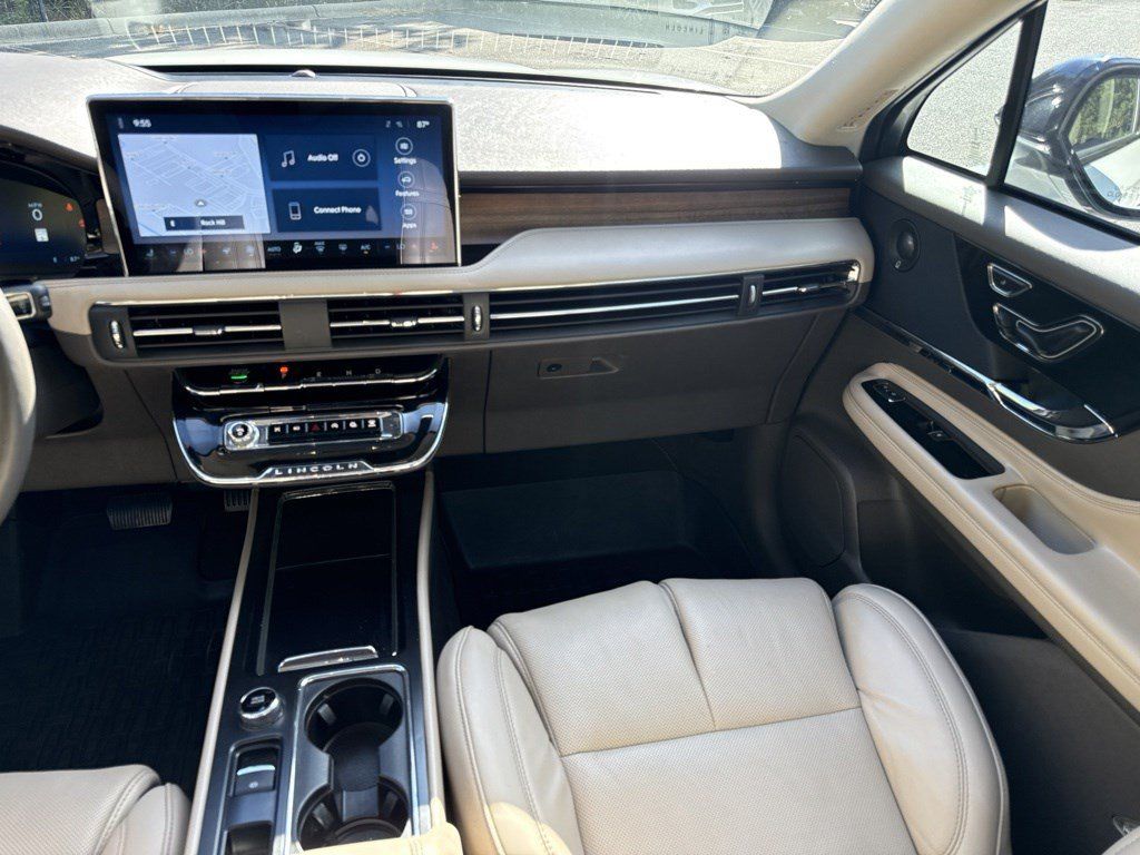 Used 2023 Lincoln Corsair Reserve w/ Equipment Group 202A FWD image 31