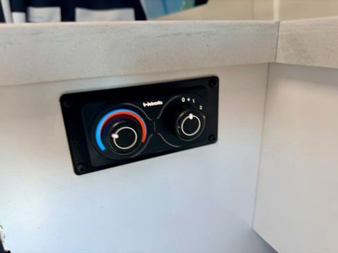 Used 2023 Mercedes-Benz Sprinter 2500 image 36