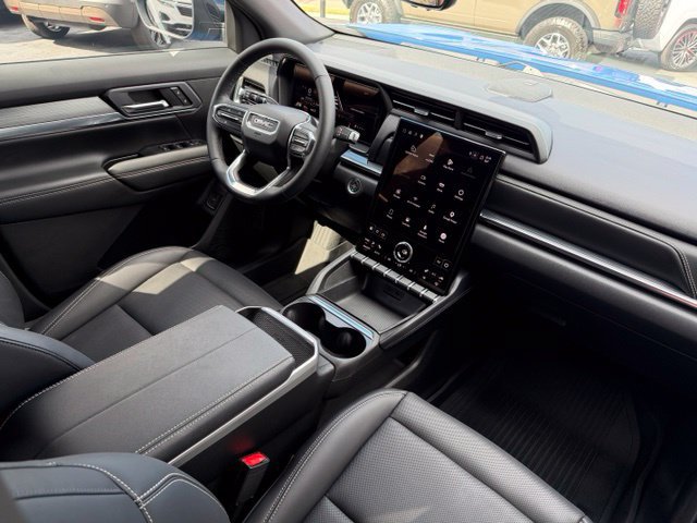 Used 2025 GMC Terrain Elevation w/ Elevation Premium Package AWD/4WD image 6