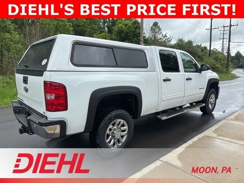 Used 2011 Chevrolet Silverado 2500 LT w/ Interior Plus Package AWD/4WD image 7