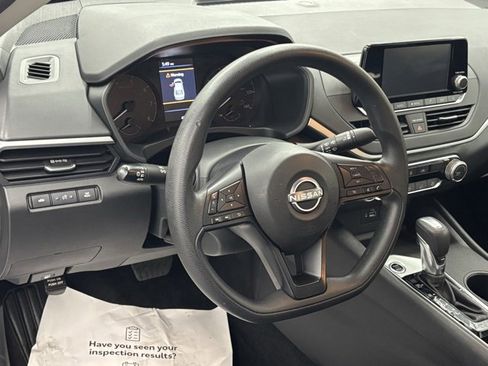 Used 2024 Nissan Altima 2.5 S image 10