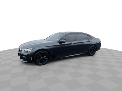 Used 2016 BMW 750i xDrive AWD/4WD image 4