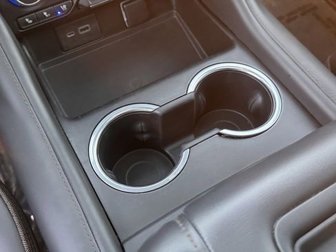 Used 2022 Chevrolet Tahoe High Country image 26