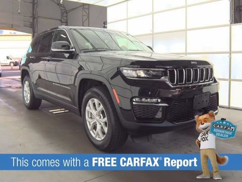 Used 2023 Jeep Grand Cherokee Limited AWD/4WD image 2