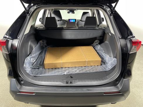 New 2025 Toyota RAV4 XLE image 10