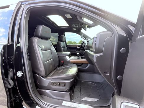 Used 2023 Chevrolet Silverado 1500 High Country w/ High Country Premium Package AWD/4WD image 15