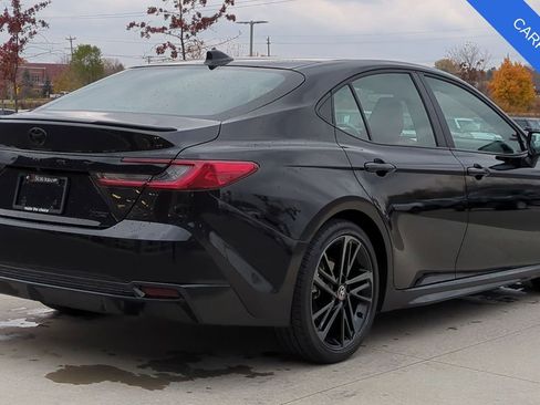 Used 2025 Toyota Camry XSE image 6