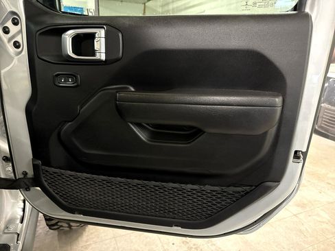 Used 2022 Jeep Gladiator Sport image 43