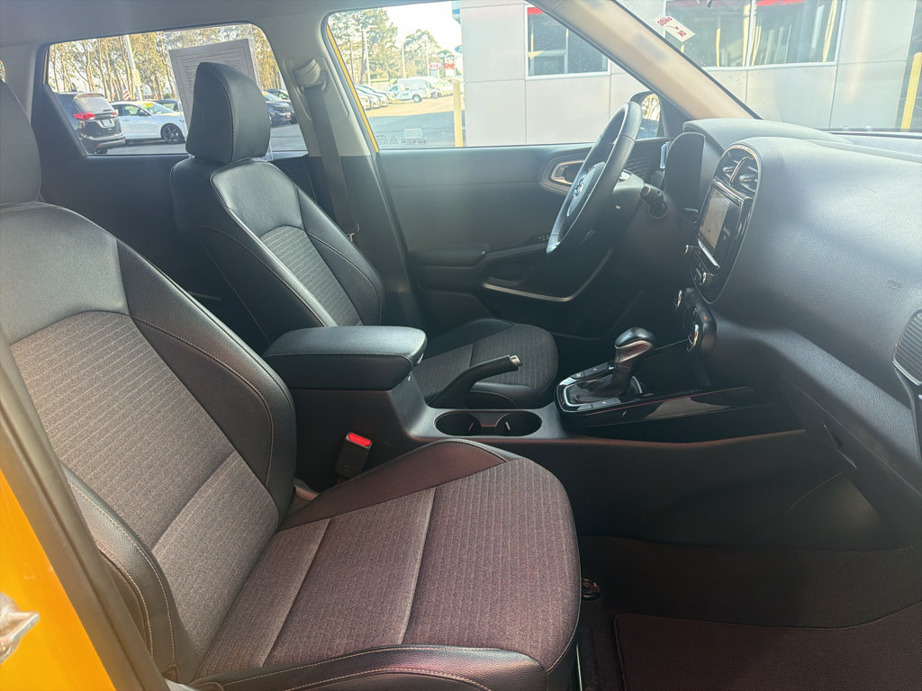 Used 2020 Kia Soul EX w/ Option Group 015 FWD image 17