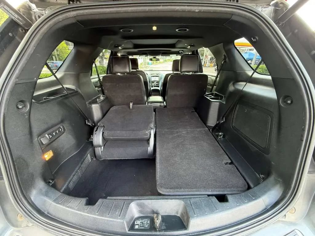 Used 2018 Ford Explorer Platinum AWD/4WD image 18