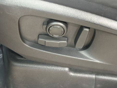 Used 2023 Land Rover Defender 110 X-Dynamic SE image 24