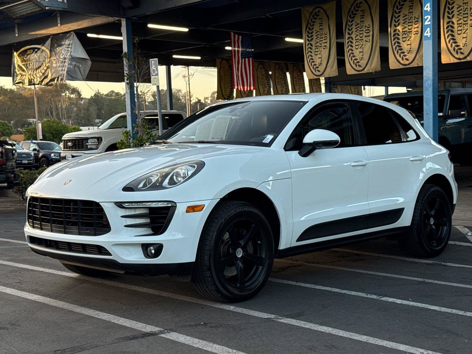 Used 2018 Porsche Macan AWD/4WD image 4