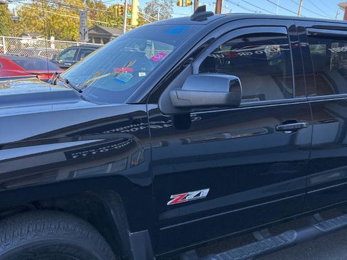 Used 2017 Chevrolet Silverado 1500 LTZ Z71 w/ LTZ Plus Package AWD/4WD image 11