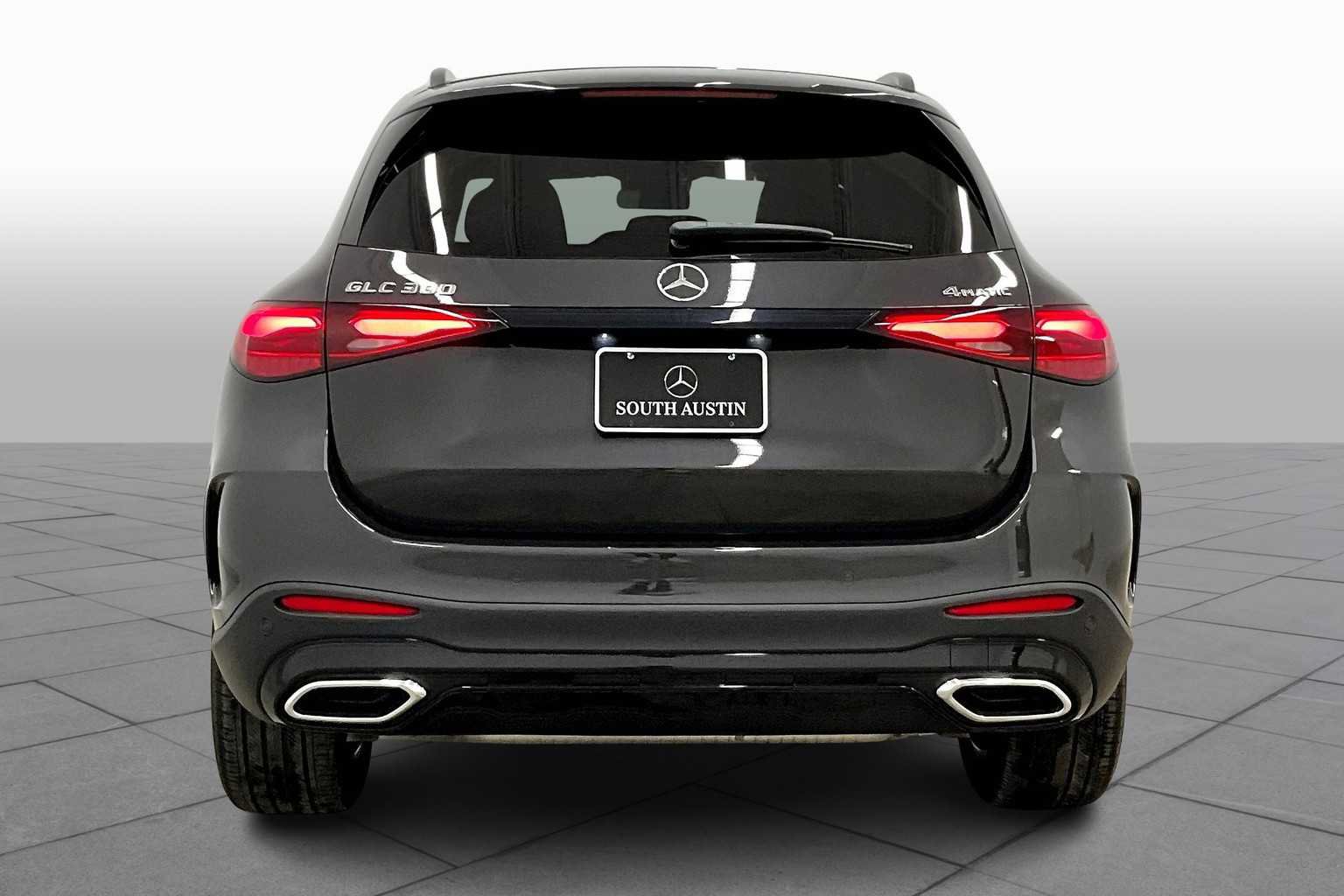 Used 2025 Mercedes-Benz GLC 300 4MATIC image 5