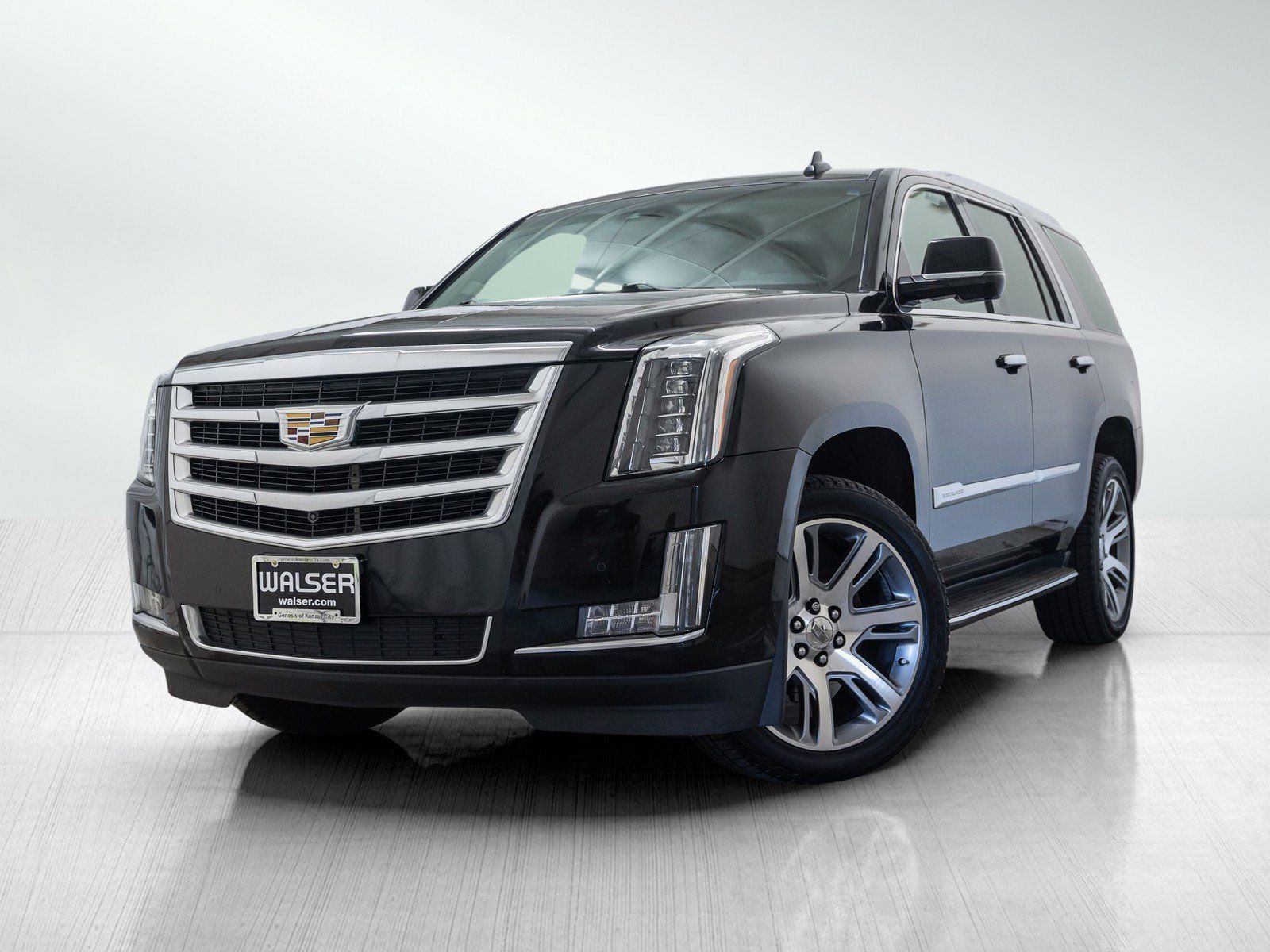 Used 2016 Cadillac Escalade Luxury AWD/4WD image 1