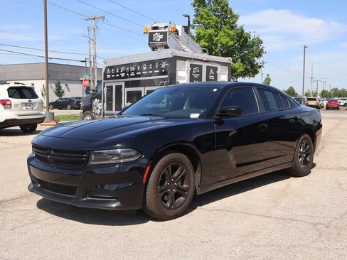 Used 2023 Dodge Charger SXT RWD image 4